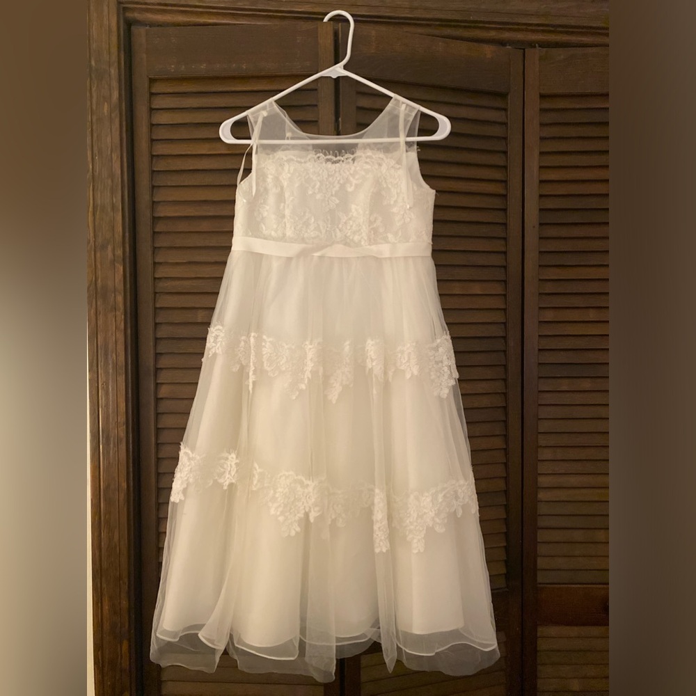 David’s Bridal White Lace & Tulle Dress